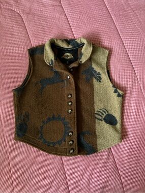 1990’s made in Canada fleece vest